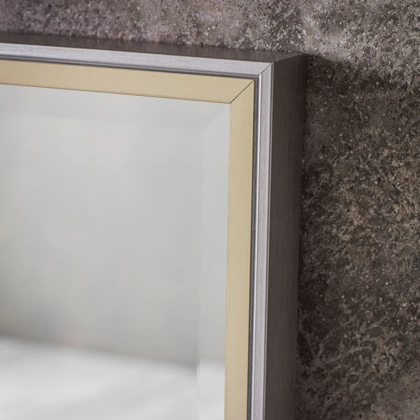 Well-dressed Leaner Mirror 3 Well-dressed Leaner Mirror - Image 3